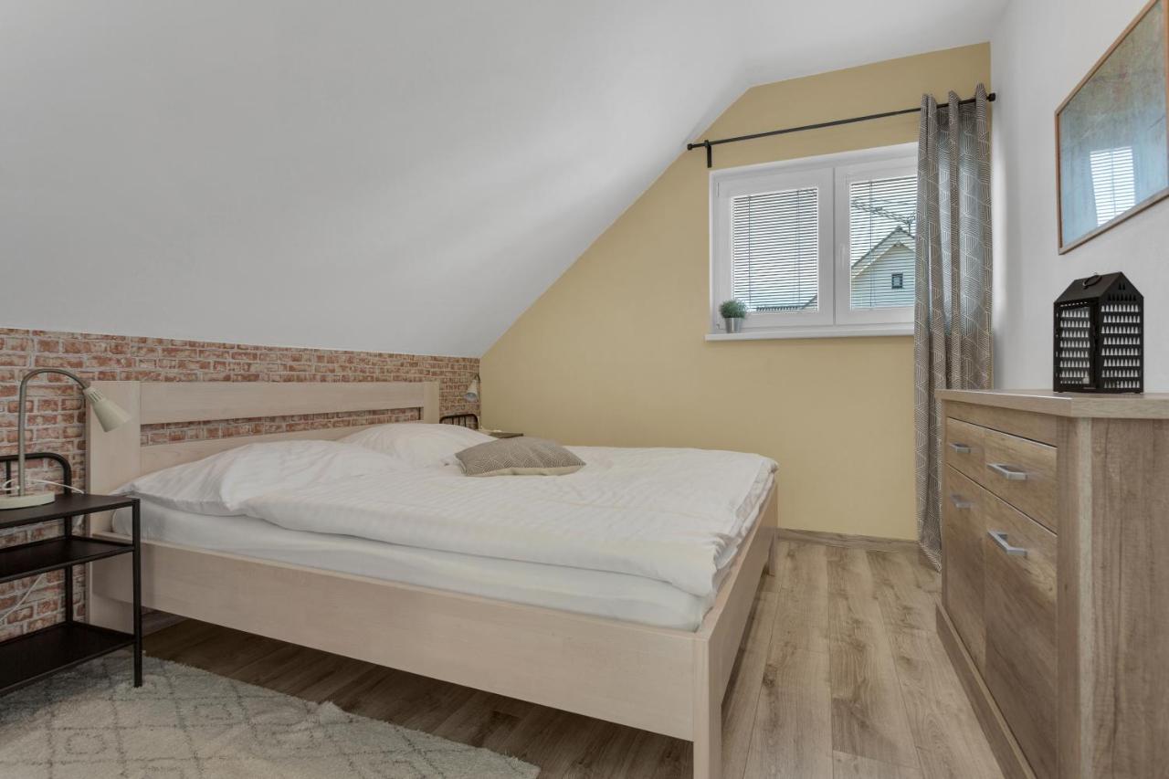 Family Apartments Klinovec Loučná pod Klínovcem Exteriör bild
