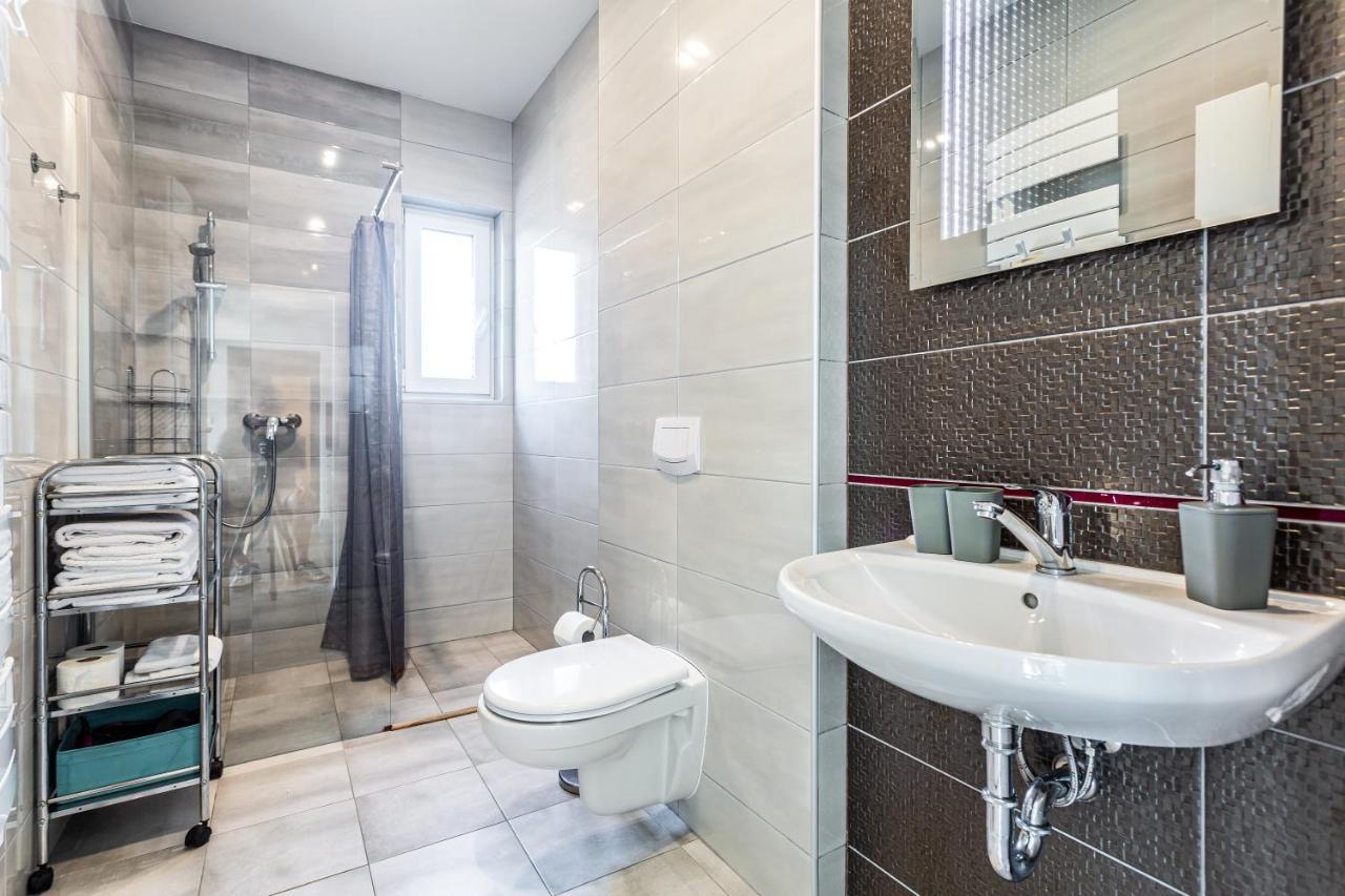 Family Apartments Klinovec Loučná pod Klínovcem Exteriör bild