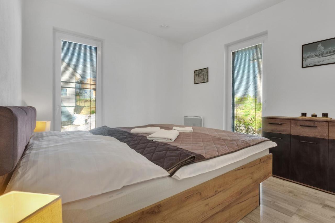 Family Apartments Klinovec Loučná pod Klínovcem Exteriör bild