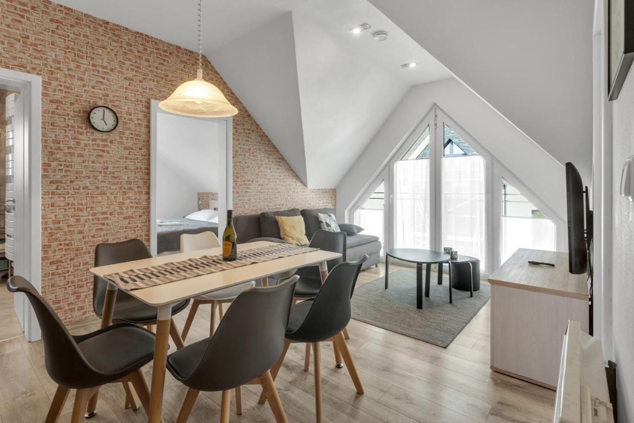 Family Apartments Klinovec Loučná pod Klínovcem Exteriör bild